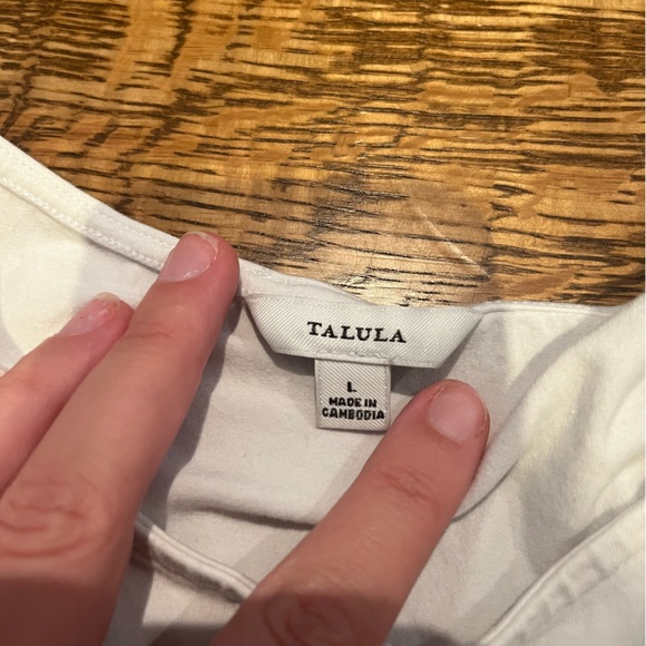 Aritzia super cropped thin comfy cropped crop tank top - Picture 2 of 3